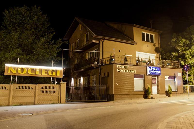 Pokoje Goscinne Amader Zambrow Exterior foto